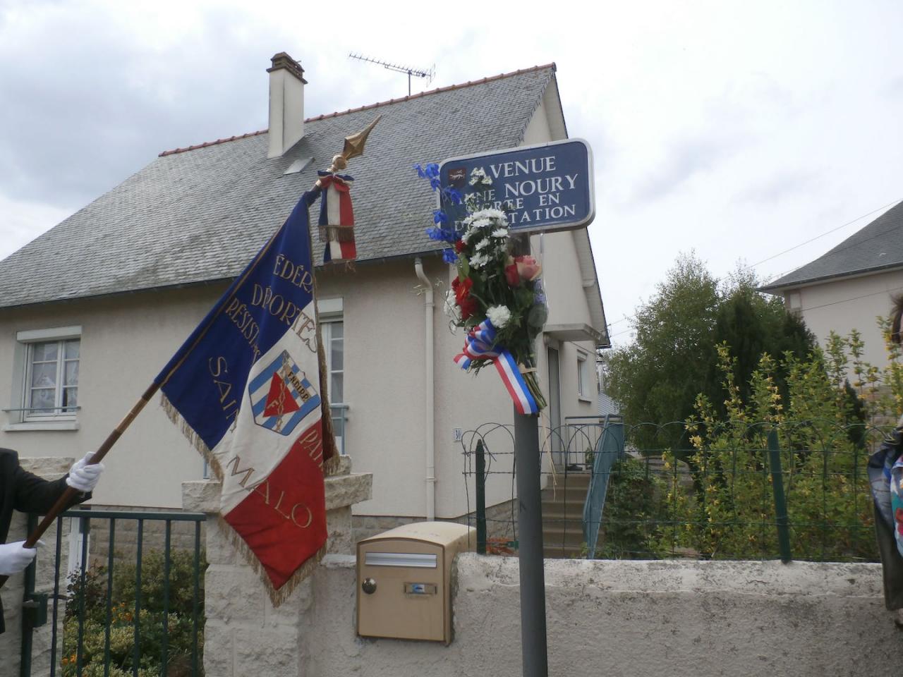 fleurissement des plaques de rues